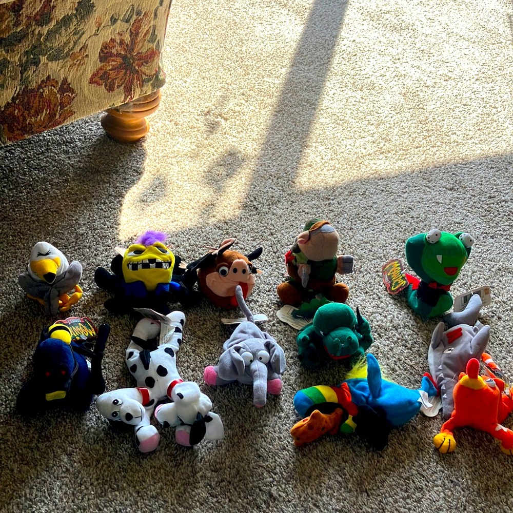 Vintage Infamous Meanies Buddies lot of 12    Bean Bag 1997